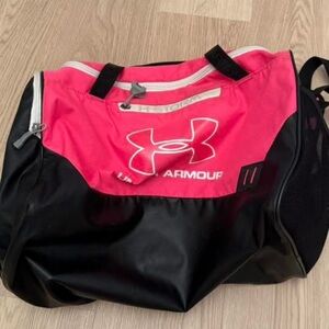 Under Armour Women's Travel Bag in Pink and Black